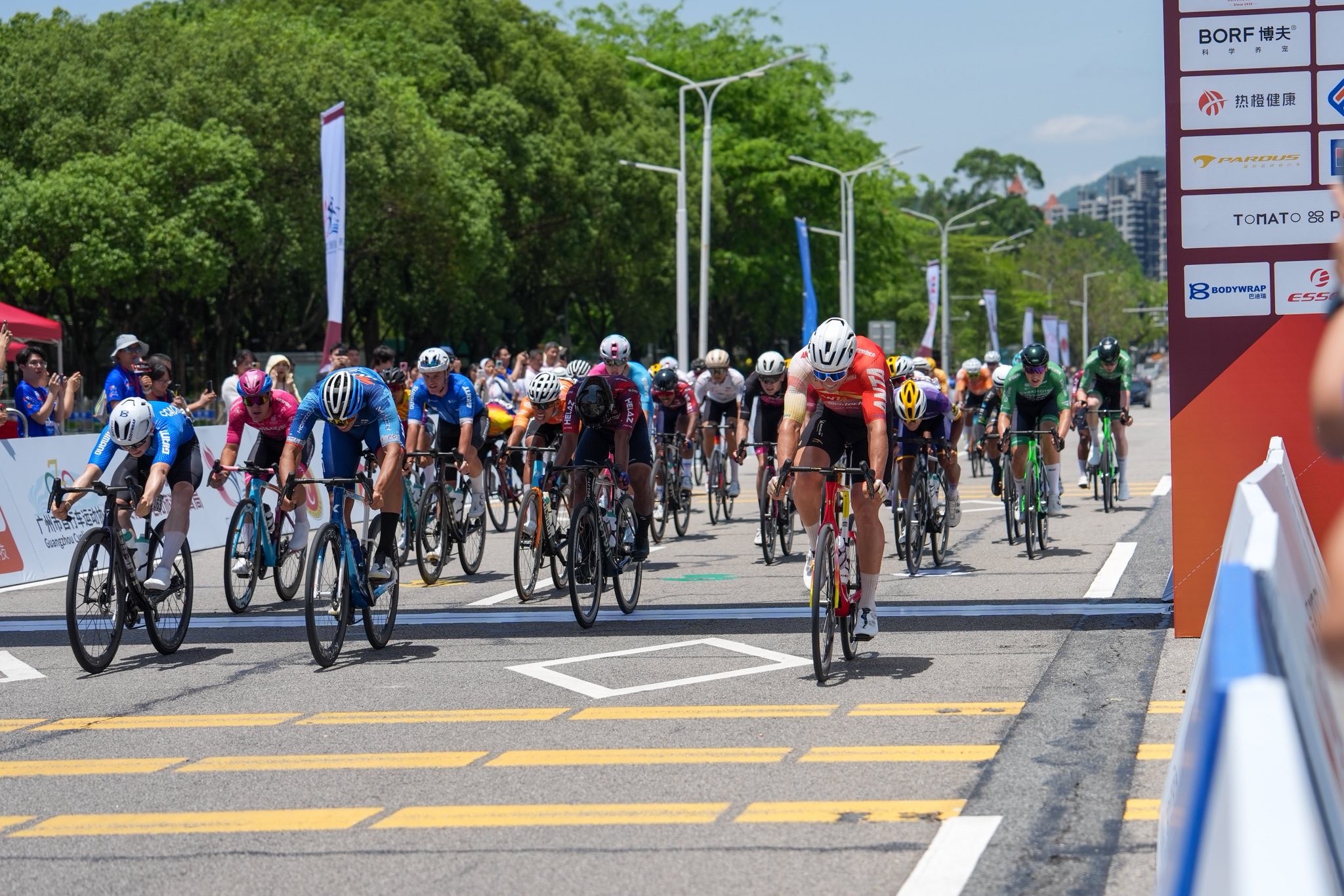 Hiinas lõppenud Guangzhou velotuuri teisel etapil (143 km) võidutses Norman Vahtra (China Anta – Mentech Cycling Team). Quick Pro Teami rattur Riccardo Lucca pä