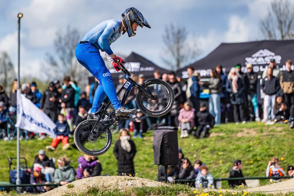 Hollandis Tielsis peetud BMX-krossi Euroopa karikasarja neljandal etapil pälvis Sten Tristan Raid meesjuunioride konkurentsis kolmanda koha. Finaalsõidus oli pa