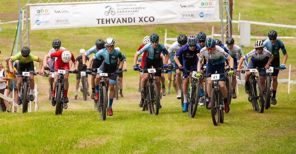 Nädalavahetusel toimunud Husqvarna Eesti olümpiakrossi karikasari 2026 avaetapile Tehvandil kogunes hulk noori ja vanemaid MTB gurmaane, et end tehnilisel ja ra